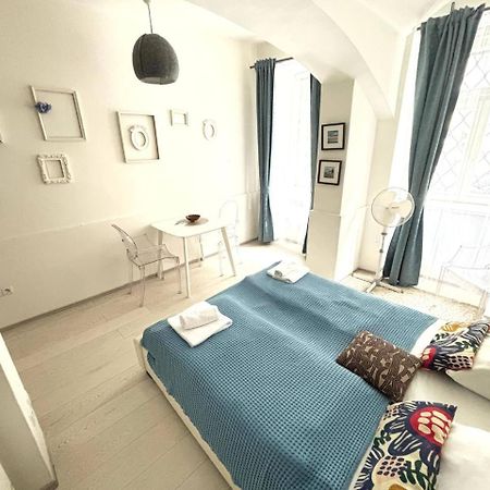 Prague Friendly Apartments In Praag Buitenkant foto
