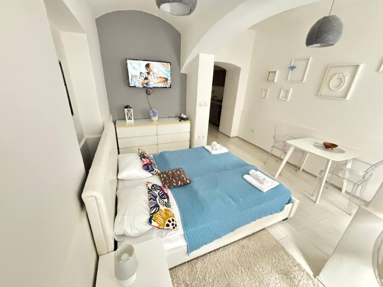 Prague Friendly Apartments In Praag Buitenkant foto