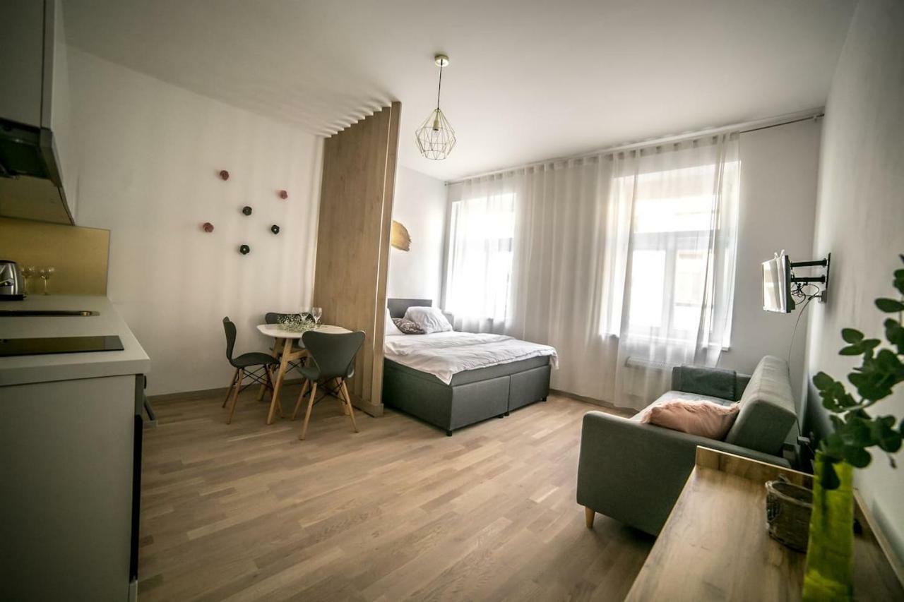 Prague Friendly Apartments In Praag Buitenkant foto